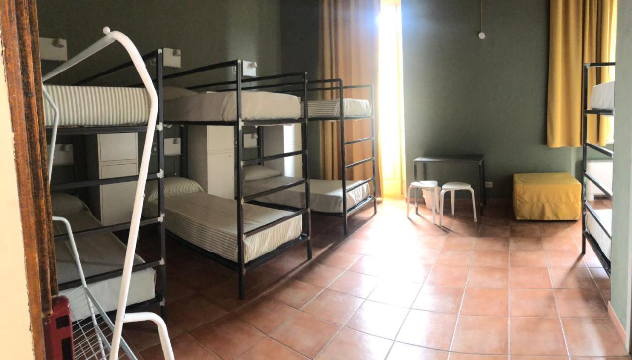 Casa Conte Rosso Hostel Авиляна Екстериор снимка