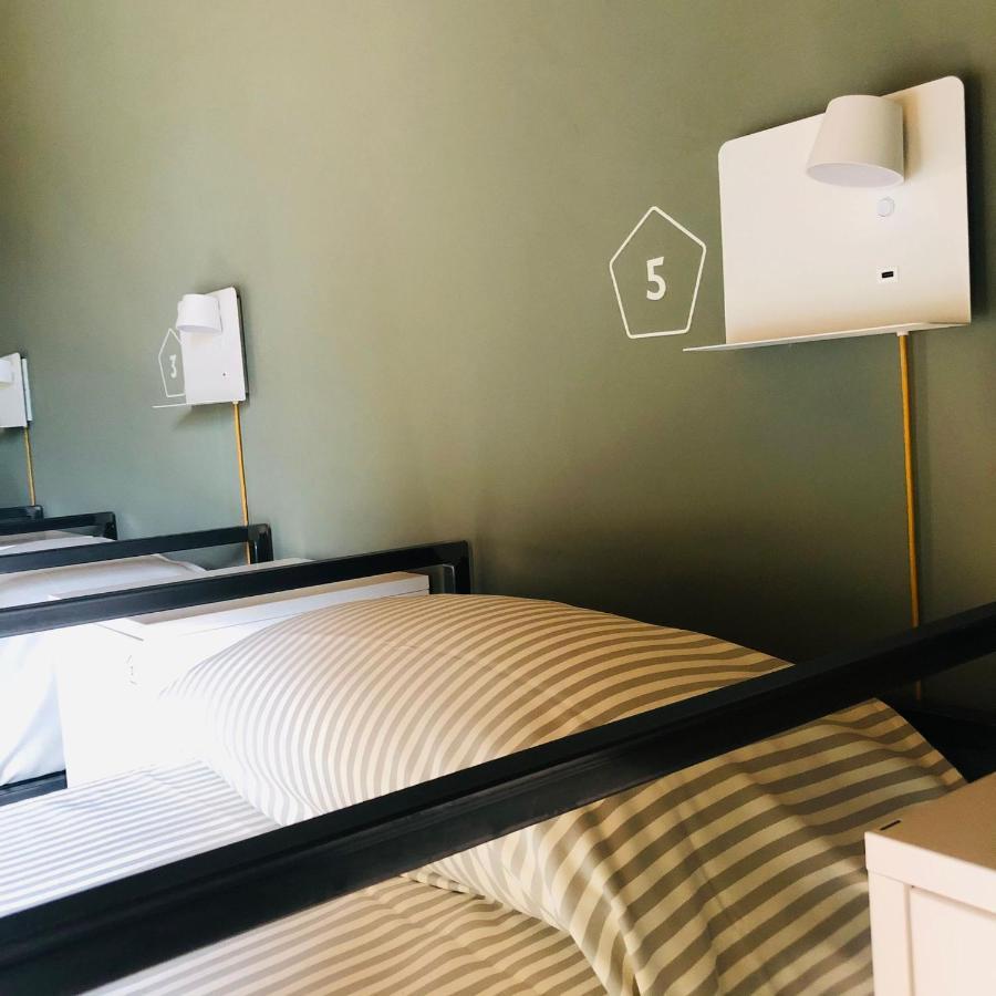 Casa Conte Rosso Hostel Авиляна Екстериор снимка