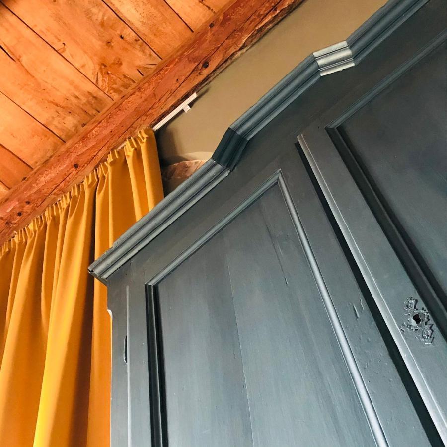 Casa Conte Rosso Hostel Авиляна Екстериор снимка