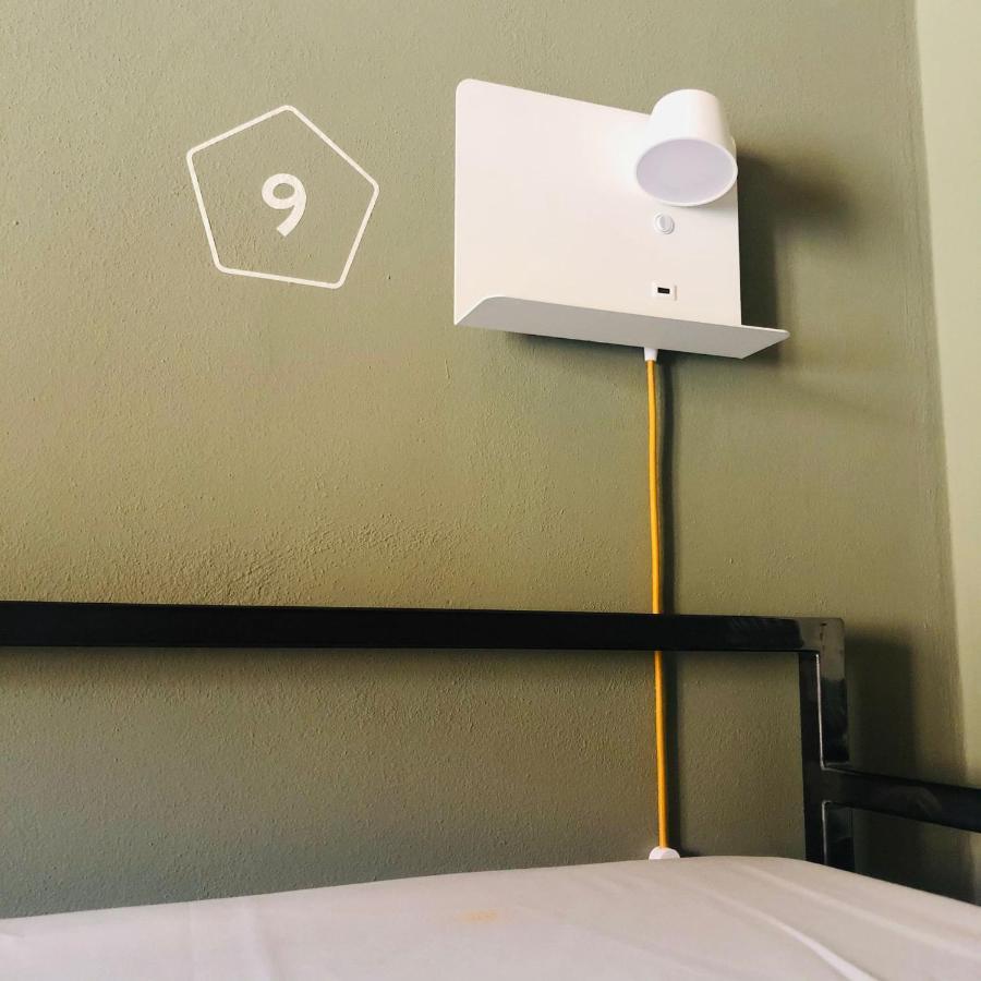 Casa Conte Rosso Hostel Авиляна Екстериор снимка