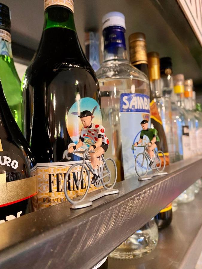 Casa Conte Rosso Hostel Авиляна Екстериор снимка